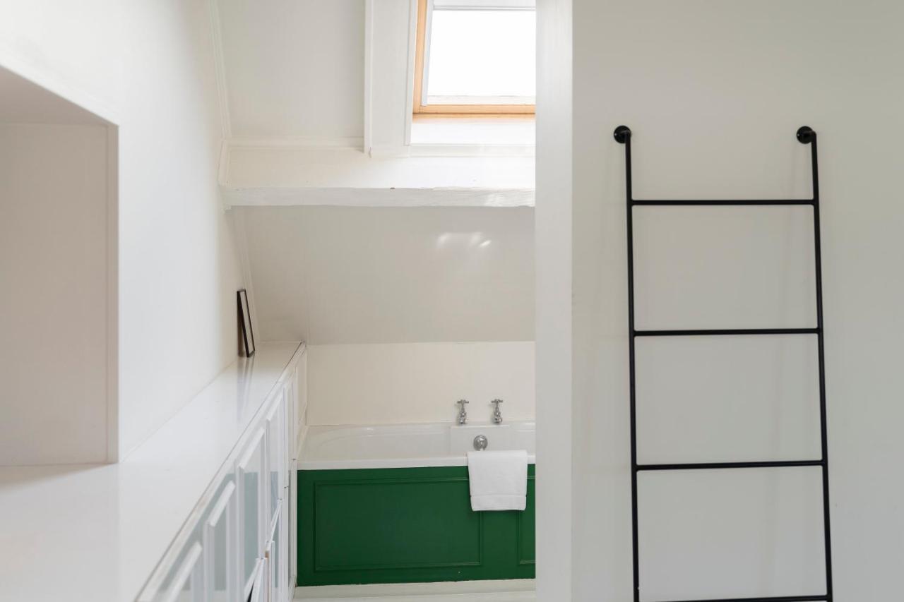 Shway - The Handshake House Ferienhaus *
