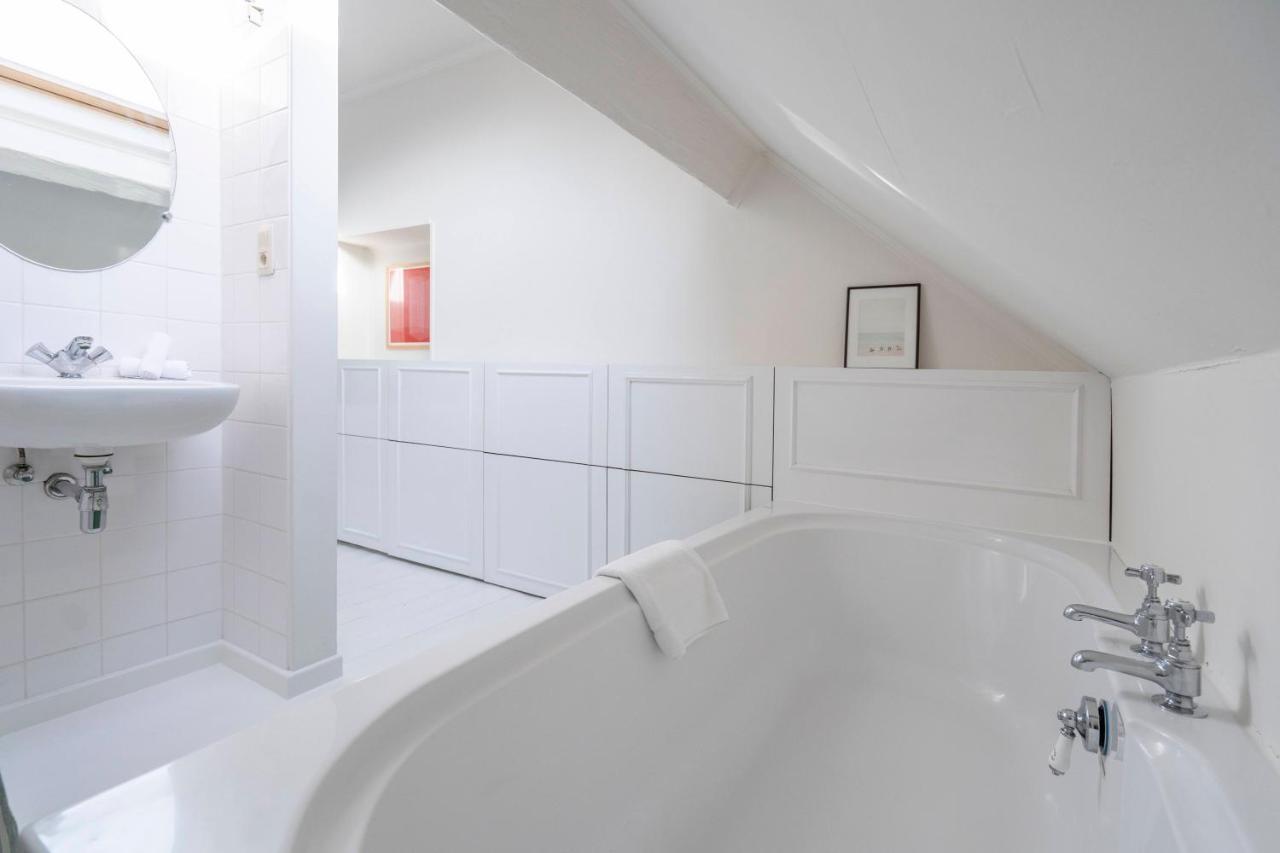 Shway - The Handshake House Ferienhaus